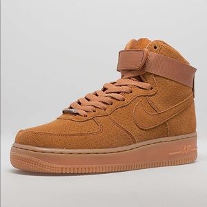 NIKE WMNS AIR FORCE 1 HI SUEDE